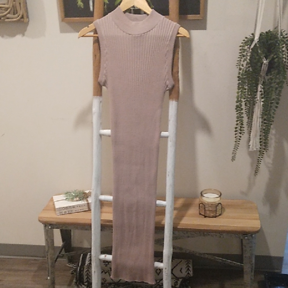 Zara Sleeveless Ribbed Maxi Dress - Mauve